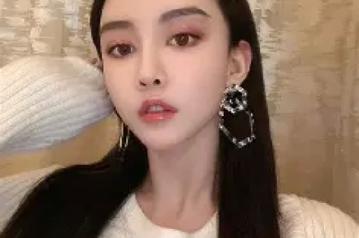 亚马尔世界杯首球背后的爱情故事：与模特伊内斯的甜蜜关系