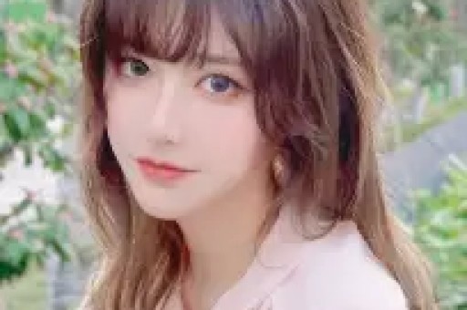 网红博主竟教“斑马线拍片”技巧？广东两女孩模仿被交警批评