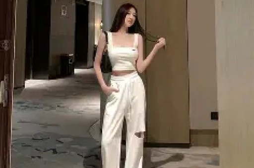 网红“迅猛龙特蕾莎”会员直播引热议因操作失误公开回应真相！
